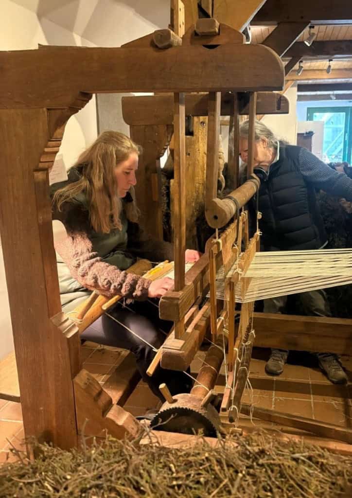 webstuhl ausstellungsschafstall foto patrycja grunenwald ostermeier