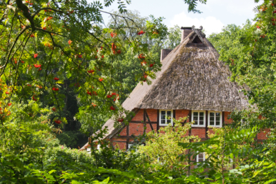Giebelansicht Hauptgebäude Schulbauernhof Hillmershof | Foto: VNP Stiftung Naturschutzpark Lüneburger Heide